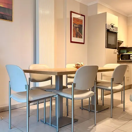 Het Strandparadijs 0301 *